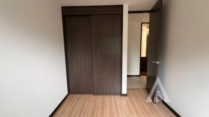 Apartamento de 3 alcobas en arriendo en Altos Del Poblado, Medellín, 80 m² · foto 9 de 14