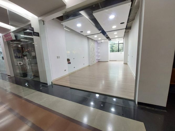 Local en arriendo en El Poblado, Medellín, 35 m² · foto 6 de 9