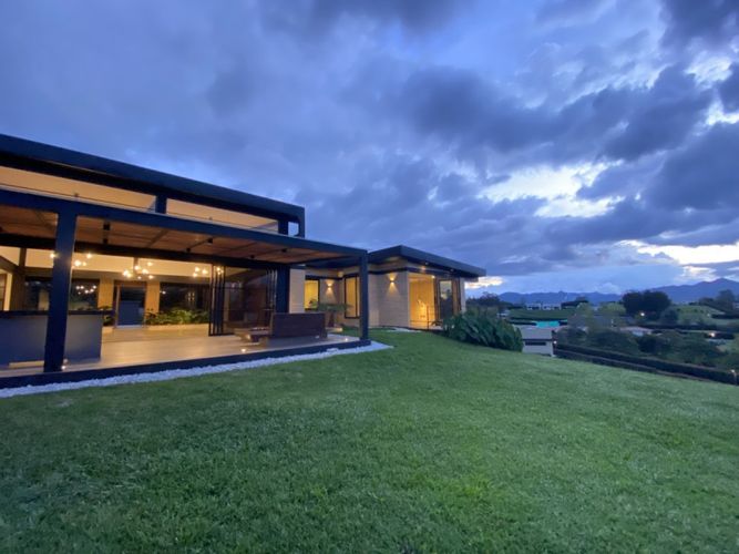 Casa de 4 alcobas en venta en La Milagrosa, La Ceja, 595 m² · foto 23 de 24