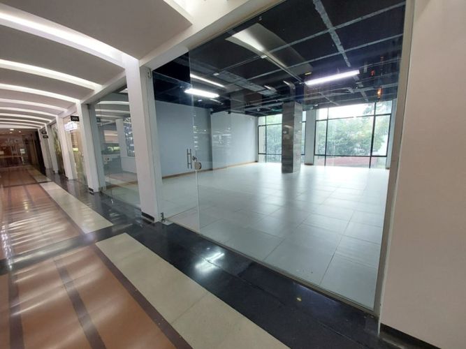 Local en arriendo en El Poblado, Medellín, 70 m² · foto 8 de 16