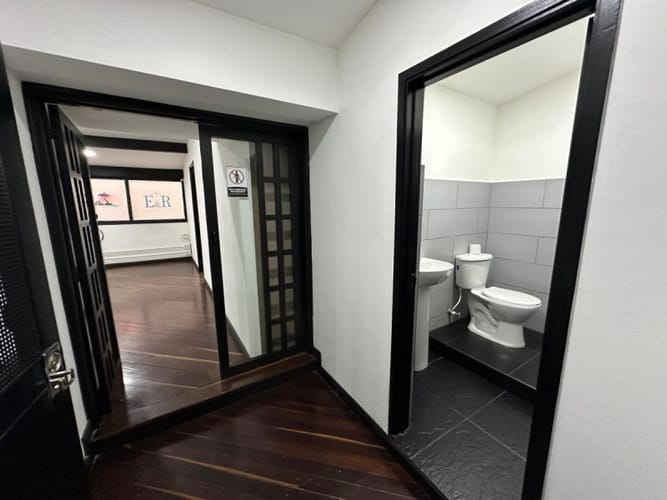 Oficina en arriendo en Provenza, Medellín, 42 m² · foto 5 de 6
