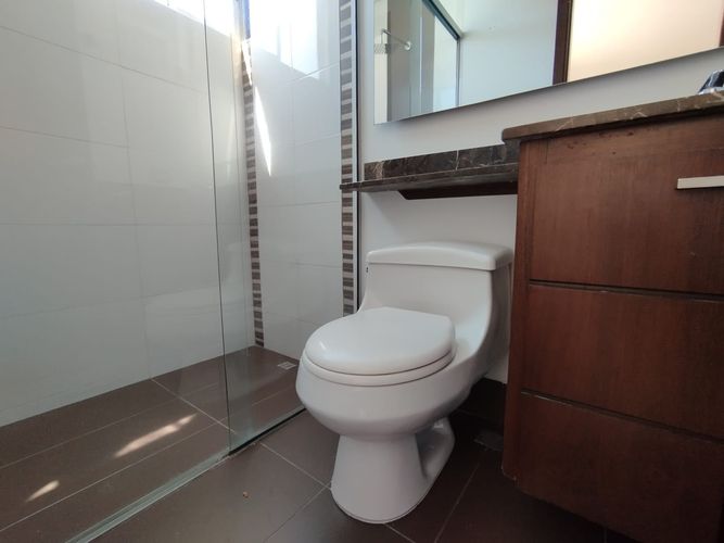 Apartamento de 4 alcobas en arriendo en El Poblado, Medellín, 160 m² · foto 19 de 20