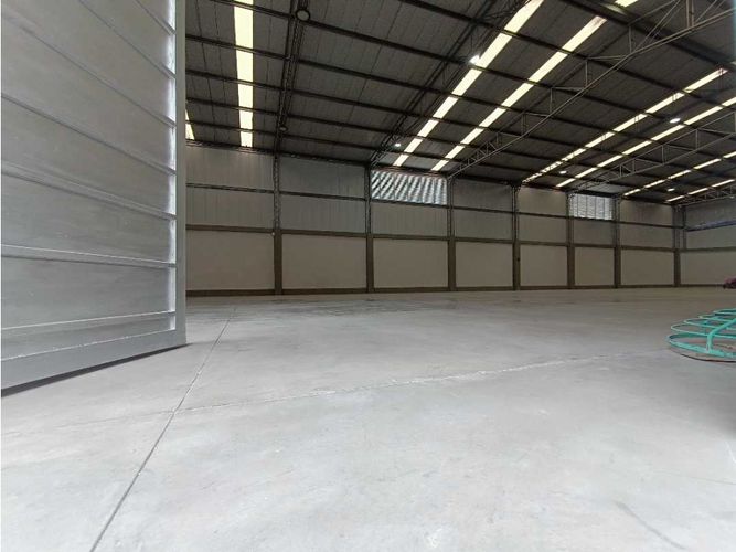 Bodega en arriendo en Malteria, Manizales, 1129 m² · foto 4 de 15