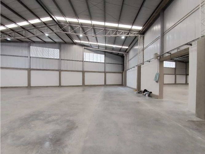 Bodega en arriendo en Malteria, Manizales, 1129 m² · foto 6 de 15