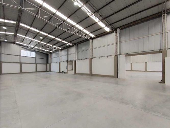 Bodega en arriendo en Malteria, Manizales, 1129 m² · foto 7 de 15