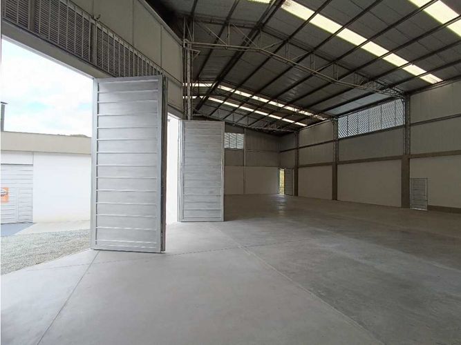 Bodega en arriendo en Malteria, Manizales, 1129 m² · foto 13 de 15