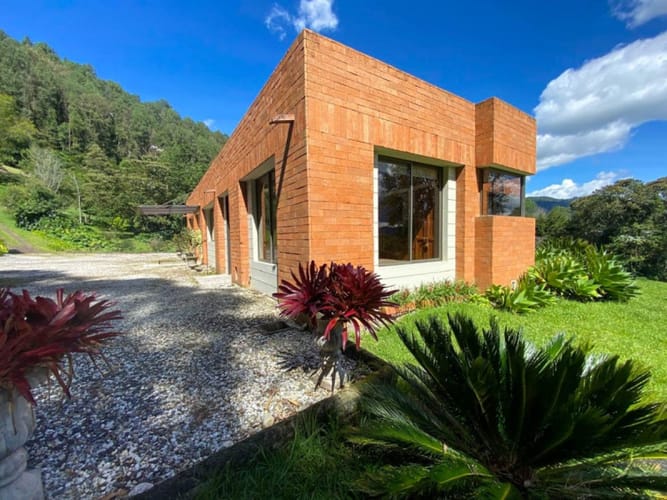 Finca en venta en Guamito, La Ceja, 280 m² · foto 2 de 23