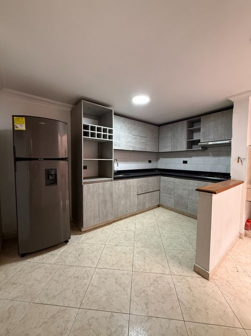 Casa de 3 alcobas en venta en Los Alpes, Medellín, 129 m² · foto 4 de 17