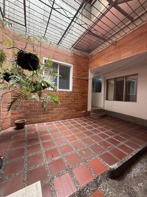 Casa de 3 alcobas en venta en Los Alpes, Medellín, 129 m² · foto 6 de 17