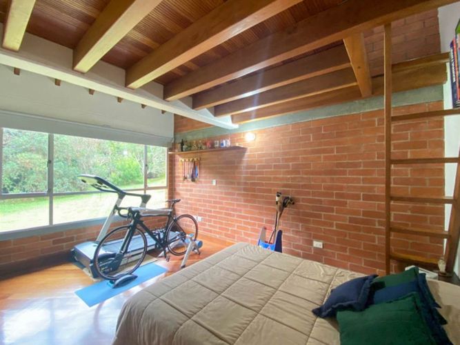 Casa de 5 alcobas en venta en Vía Las Palmas, Envigado, 366 m² · foto 8 de 24