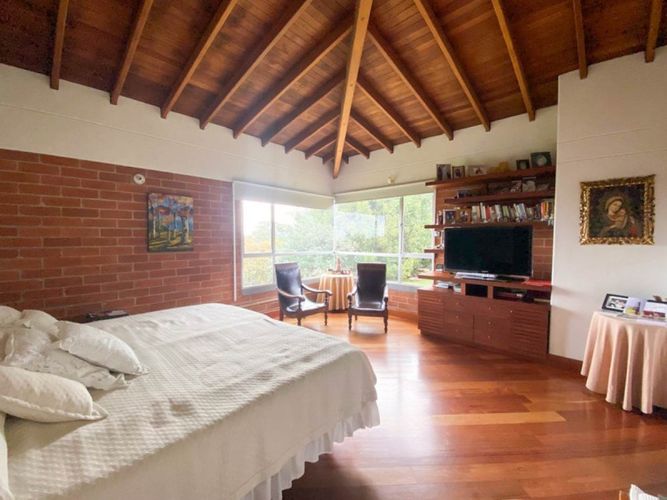 Casa de 5 alcobas en venta en Vía Las Palmas, Envigado, 366 m² · foto 13 de 24