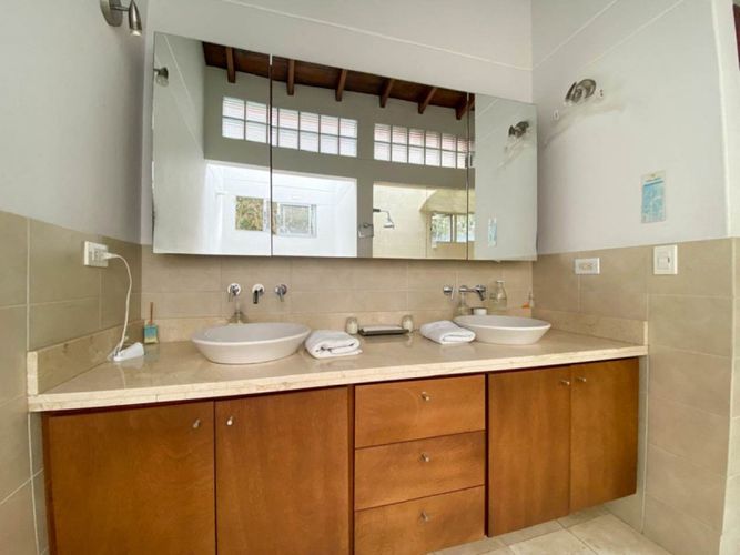 Casa de 5 alcobas en venta en Vía Las Palmas, Envigado, 366 m² · foto 15 de 24