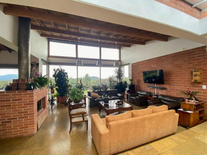 Casa de 5 alcobas en venta en Vía Las Palmas, Envigado, 366 m² · foto 22 de 24