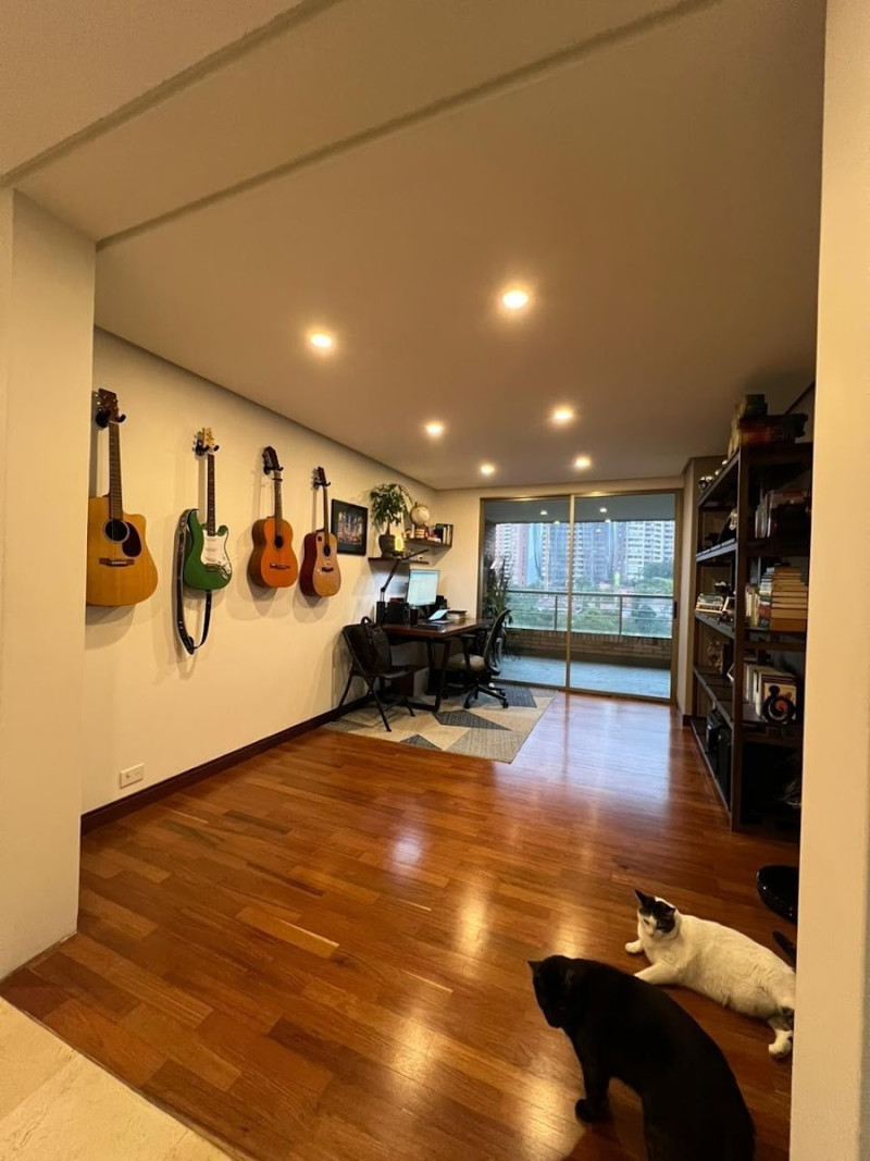 Apartamento en arriendo en El Poblado, Medellín · foto 2 de 24