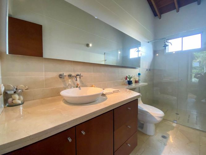 Casa de 5 alcobas en venta en Vía Las Palmas, Envigado, 366 m² · foto 23 de 24