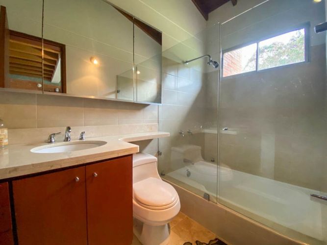 Casa de 5 alcobas en venta en Vía Las Palmas, Envigado, 366 m² · foto 24 de 24