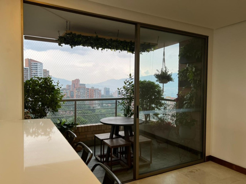 Apartamento en arriendo en El Poblado, Medellín · foto 5 de 24