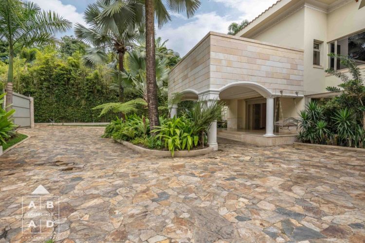 Casa de 5 alcobas en venta en San Lucas, Medellín, 891 m² · foto 5 de 24