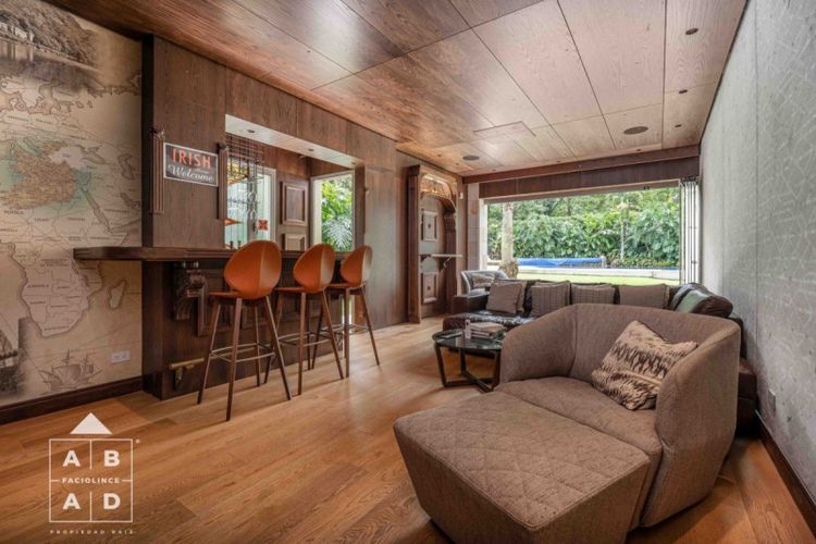 Casa de 5 alcobas en venta en San Lucas, Medellín, 891 m² · foto 10 de 24