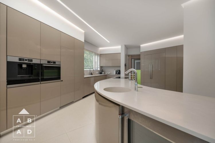 Casa de 5 alcobas en venta en San Lucas, Medellín, 891 m² · foto 12 de 24