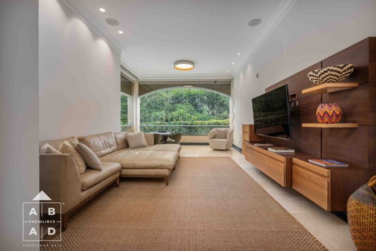 Casa de 5 alcobas en venta en San Lucas, Medellín, 891 m² · foto 15 de 24