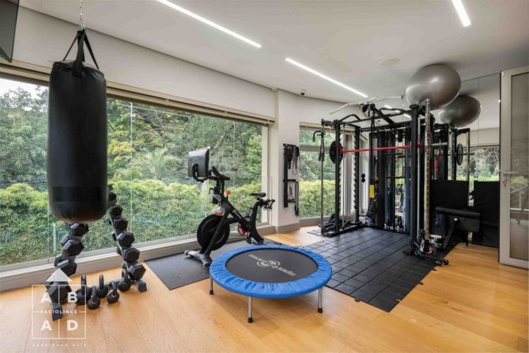 Casa de 5 alcobas en venta en San Lucas, Medellín, 891 m² · foto 23 de 24