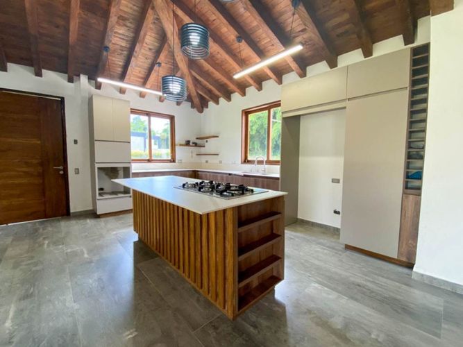Finca en venta en El Carmen De Viboral, El Carmen de Viboral, 200 m² · foto 2 de 10
