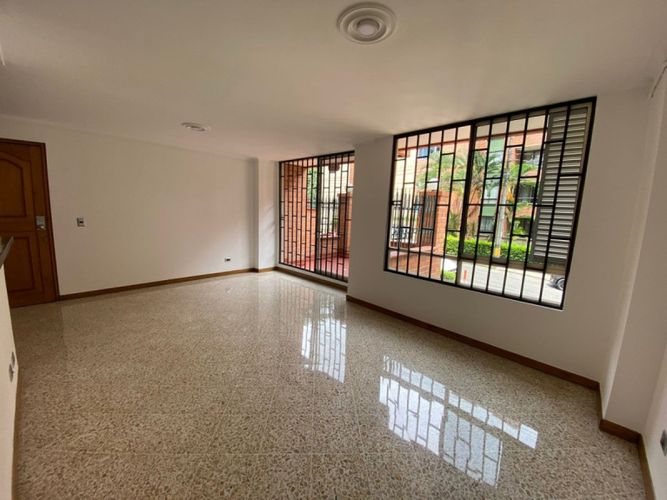 Apartamento de 3 alcobas en venta en Laureles, Medellín, 112 m² · foto 2 de 20