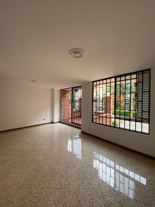 Apartamento de 3 alcobas en venta en Laureles, Medellín, 112 m² · foto 3 de 20