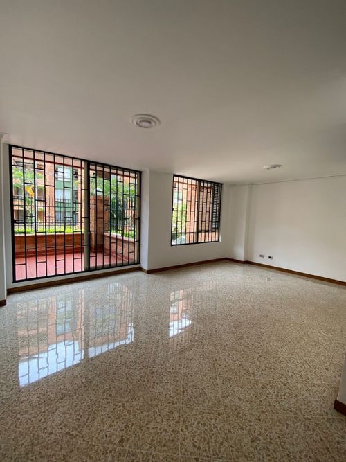 Apartamento de 3 alcobas en venta en Laureles, Medellín, 112 m² · foto 4 de 20