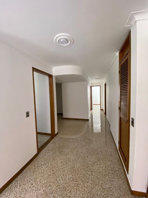 Apartamento de 3 alcobas en venta en Laureles, Medellín, 112 m² · foto 6 de 20