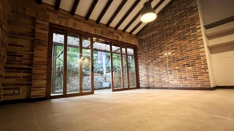 Casa de 4 alcobas en venta en Loma De Las Brujas, Envigado, 290 m² · foto 3 de 12
