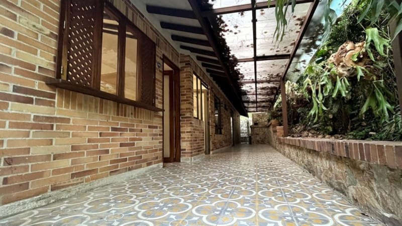 Casa de 4 alcobas en venta en Loma De Las Brujas, Envigado, 290 m² · foto 11 de 12