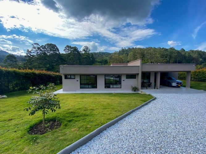 Casa de 2 alcobas en venta en Guayabito, Rionegro, 230 m² · foto 3 de 19