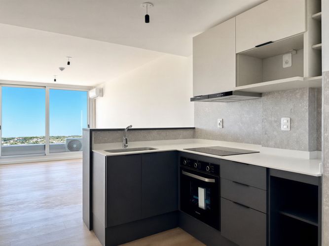 Ventura Tower. Piso Alto. Amenities. Cochera. Aire, Calefon, Cortimas · Foto 4