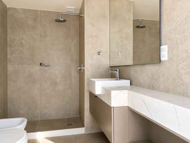 Ventura Tower. Piso Alto. Amenities. Cochera. Aire, Calefon, Cortimas · Foto 7