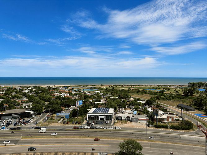 Ventura Tower. Piso Alto. Amenities. Cochera. Aire, Calefon, Cortimas · Foto 5