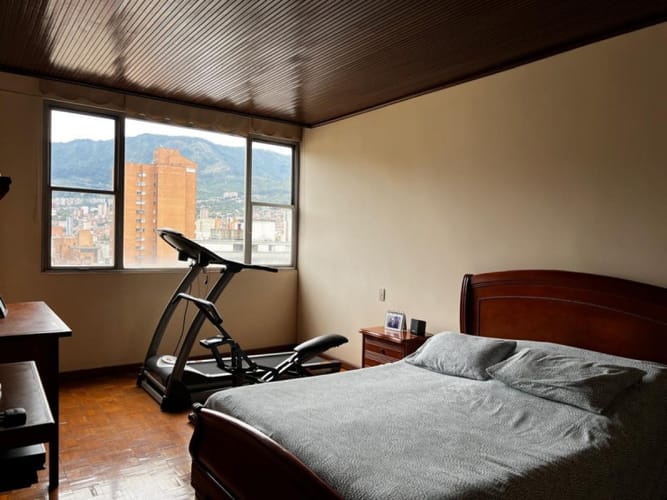 Apartamento de 3 alcobas en venta en La Candelaria, Medellín, 246 m² · foto 16 de 21
