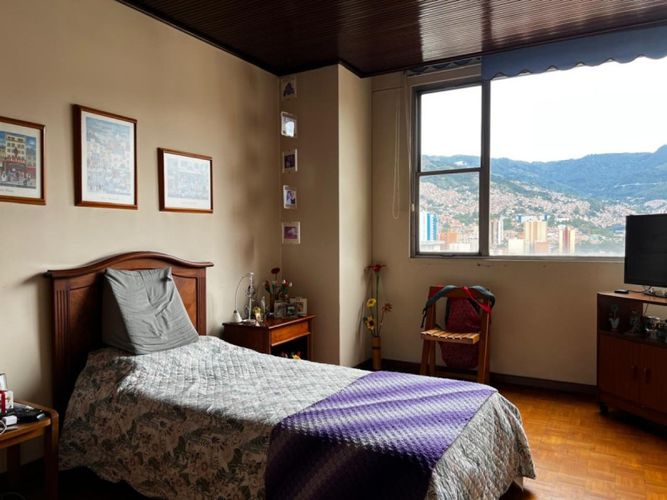 Apartamento de 3 alcobas en venta en La Candelaria, Medellín, 246 m² · foto 18 de 21