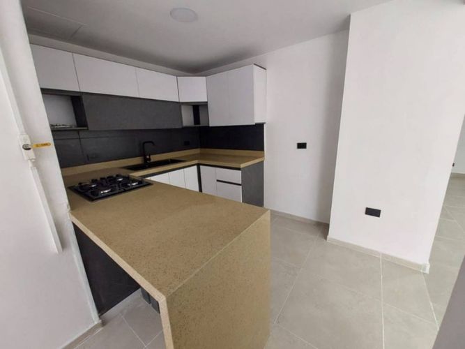Apartamento de 3 alcobas en arriendo en Las Lomas, Medellín, 115 m² · foto 11 de 14