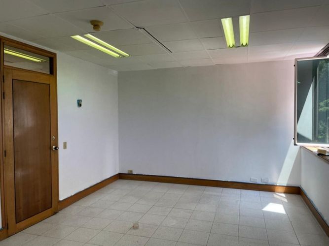Oficina en venta en Patio Bonito, Medellín, 27 m² · foto 2 de 3