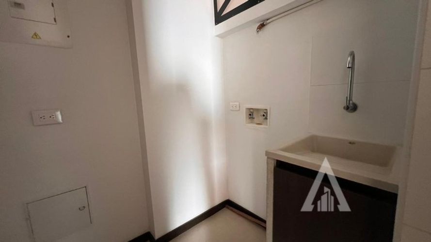Apartamento de 2 alcobas en arriendo en Altos Del Poblado, Medellín, 75 m² · foto 10 de 16