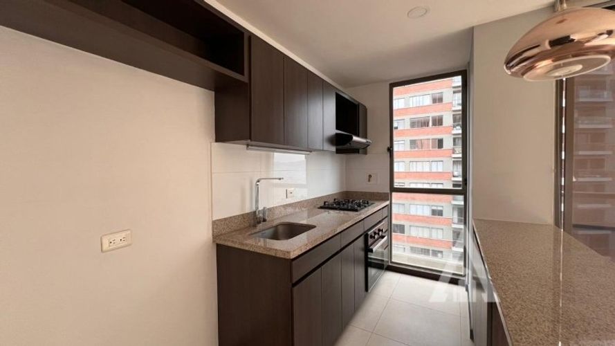 Apartamento de 2 alcobas en arriendo en Altos Del Poblado, Medellín, 75 m² · foto 14 de 16