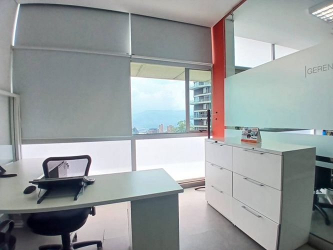 Oficina en arriendo en Las Lomas, Medellín, 130 m² · foto 4 de 24
