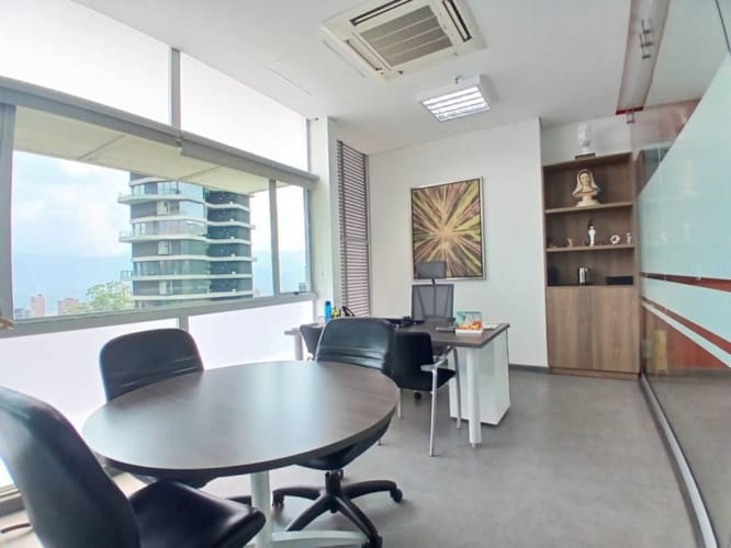 Oficina en arriendo en Las Lomas, Medellín, 130 m² · foto 7 de 24