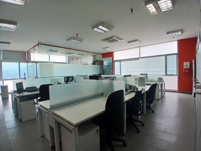 Oficina en arriendo en Las Lomas, Medellín, 130 m² · foto 14 de 24