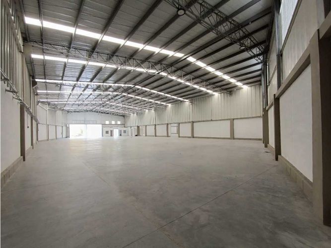 Bodega en arriendo en Malteria, Manizales, 1658 m² · foto 10 de 18
