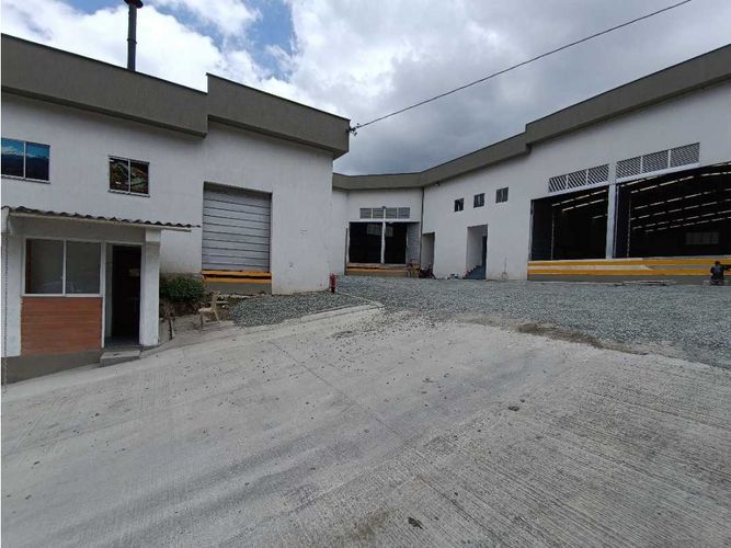 Bodega en arriendo en Malteria, Manizales, 1658 m² · foto 17 de 18