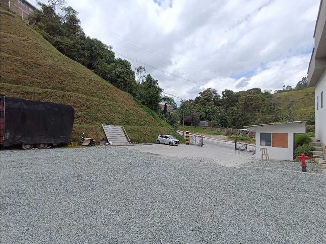 Bodega en arriendo en Malteria, Manizales, 1658 m² · foto 18 de 18