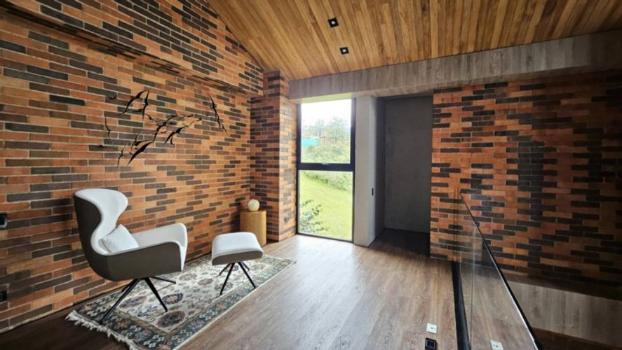 Casa de 6 alcobas en venta en Vía Las Palmas, Envigado, 1113 m² · foto 3 de 24